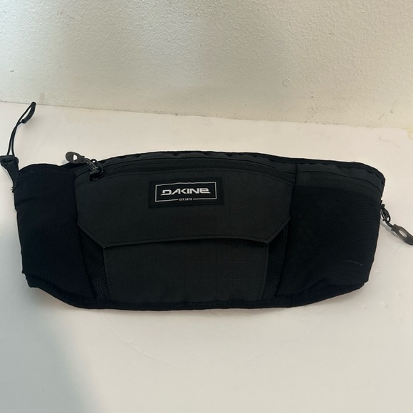 DAKINE Black Hot Laps Stealth Waist Buckle Fanny Pack-Never Used! - Picture 1 of 16